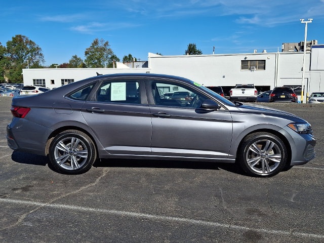 Used 2024 Volkswagen Jetta SE FWD image 7