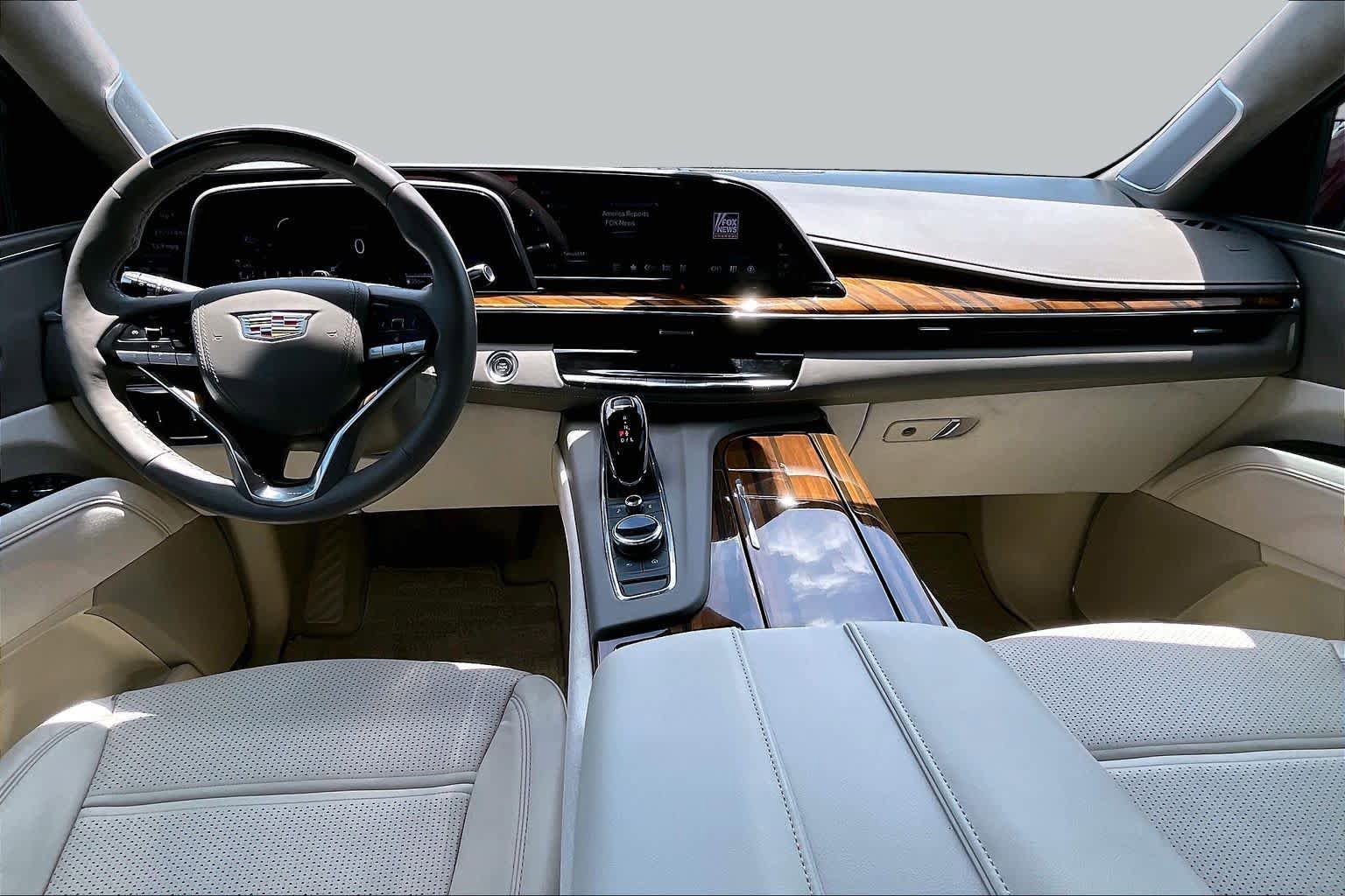 Used 2024 Cadillac Escalade ESV Sport Platinum AWD/4WD image 15