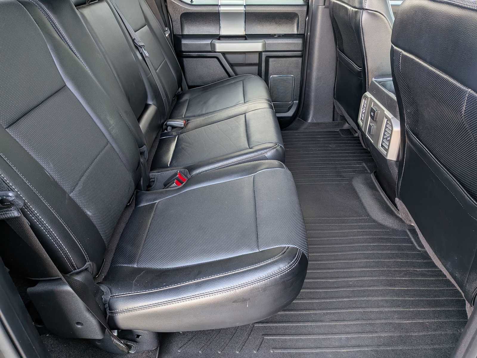 Used 2016 Ford F150 Lariat image 19