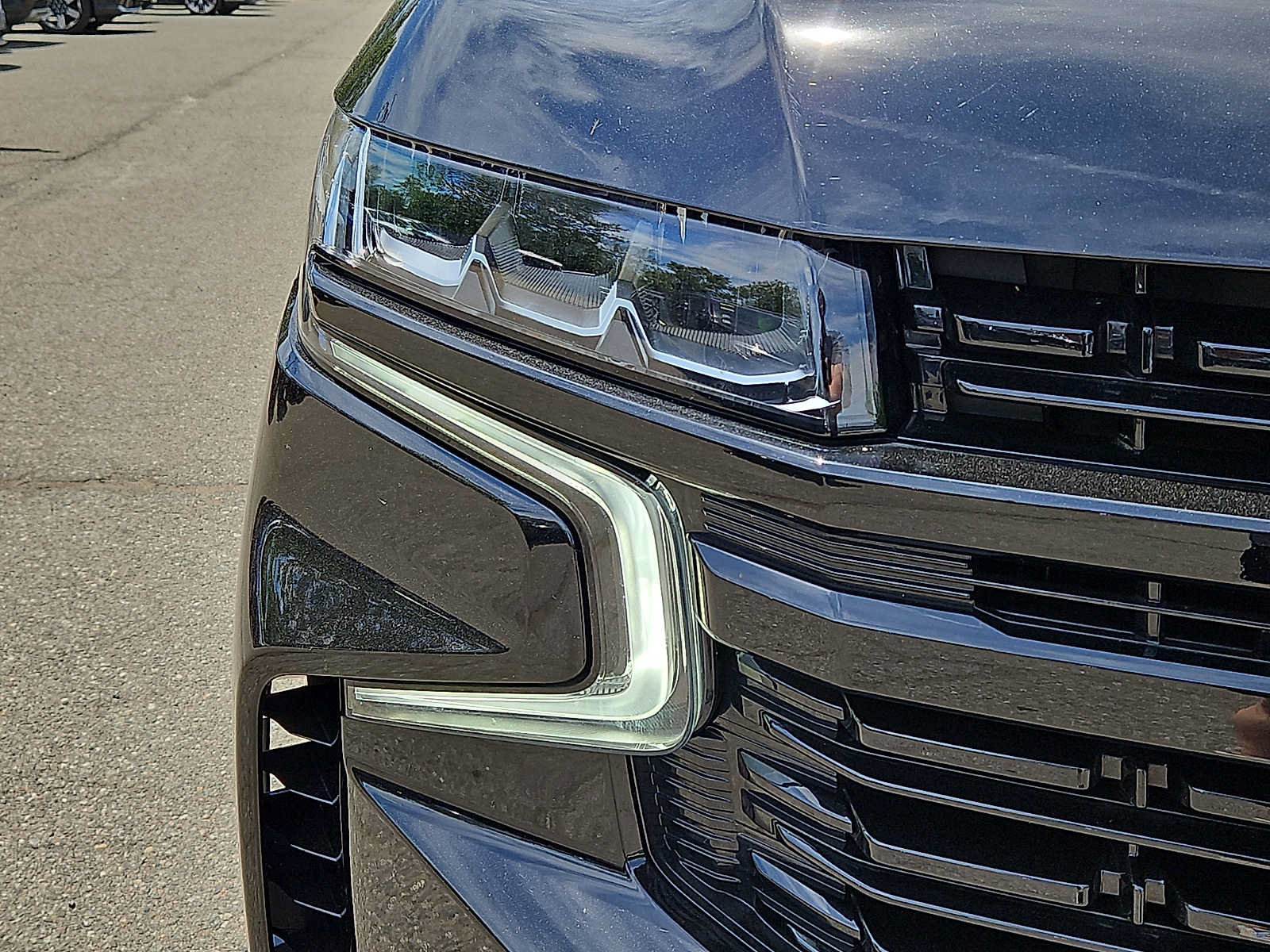 Used 2024 Chevrolet Suburban RST w/ Luxury Package AWD/4WD image 9