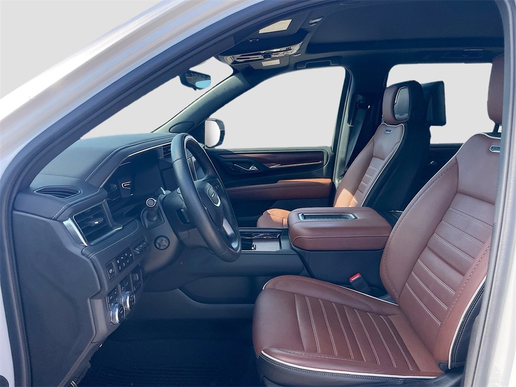 Used 2023 GMC Yukon XL Denali Ultimate image 11