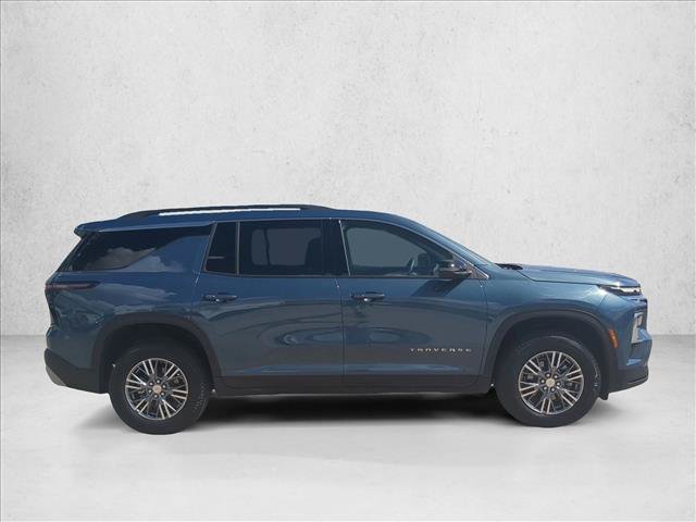 Used 2026 Chevrolet Traverse LT FWD image 4