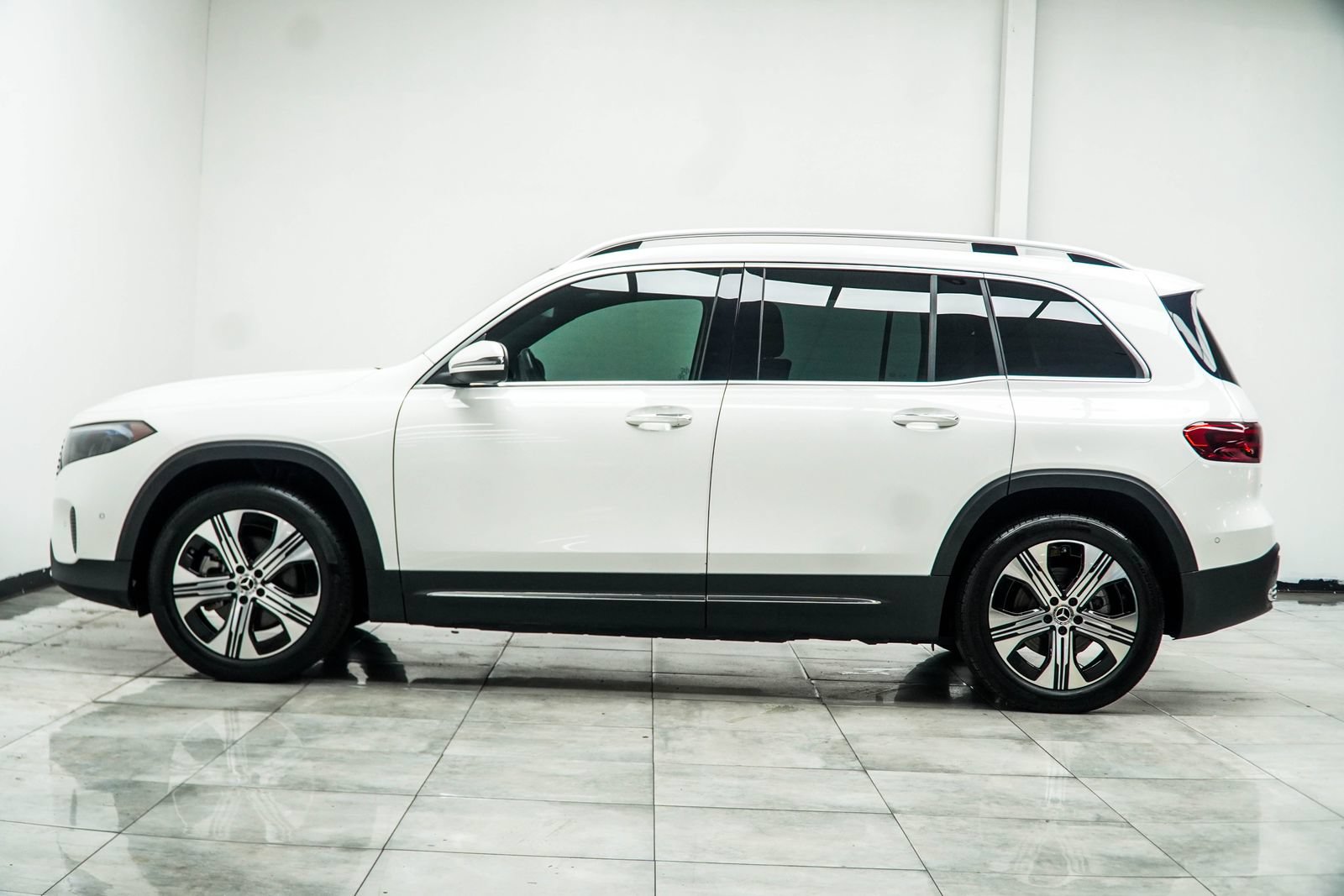 Used 2024 Mercedes-Benz EQB 350 4MATIC SUV w/ Winter Package image 11