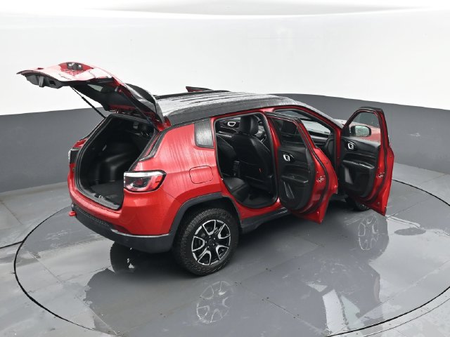 Used 2025 Jeep Compass Trailhawk AWD/4WD image 26