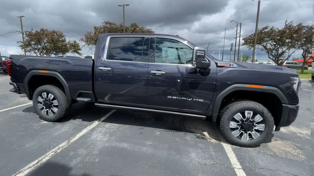 New 2026 GMC Sierra 3500 Denali w/ Denali Reserve Package AWD/4WD image 3