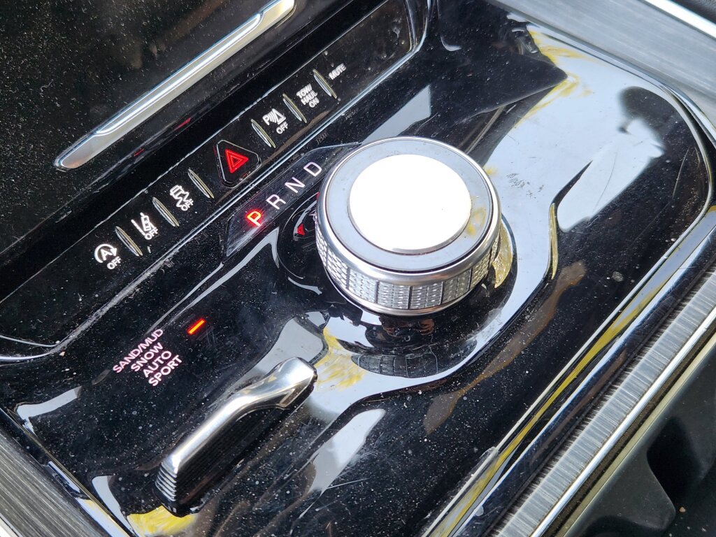 Used 2024 Jeep Wagoneer Series II w/ Flexible Seating Group image 21