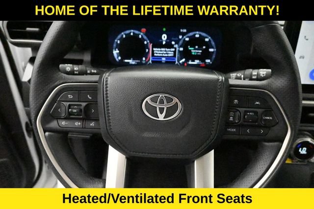 Used 2025 Toyota 4Runner Limited AWD/4WD image 19