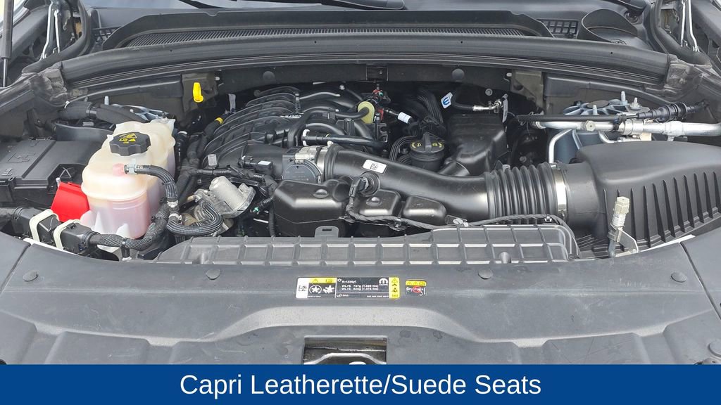 Used 2025 Jeep Grand Cherokee Altitude AWD/4WD image 12