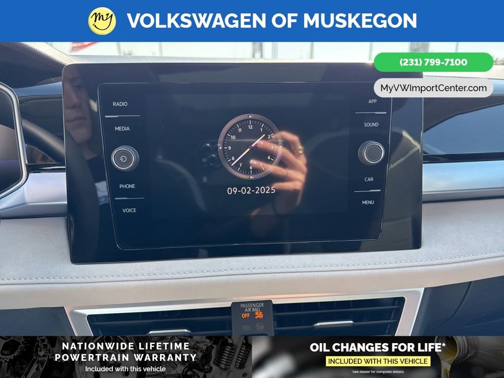 New 2025 Volkswagen Taos SE image 18
