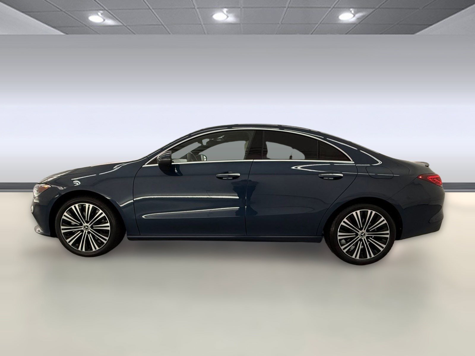 Used 2023 Mercedes-Benz CLA 250 image 2