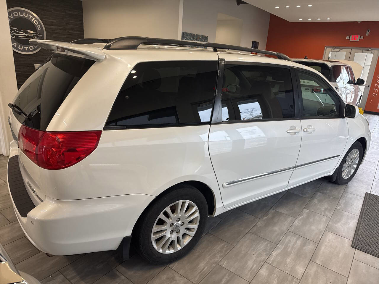 Used 2009 Toyota Sienna XLE Limited image 7