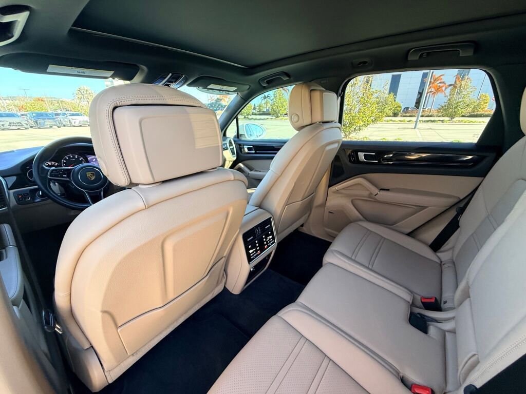 Used 2021 Porsche Cayenne image 19