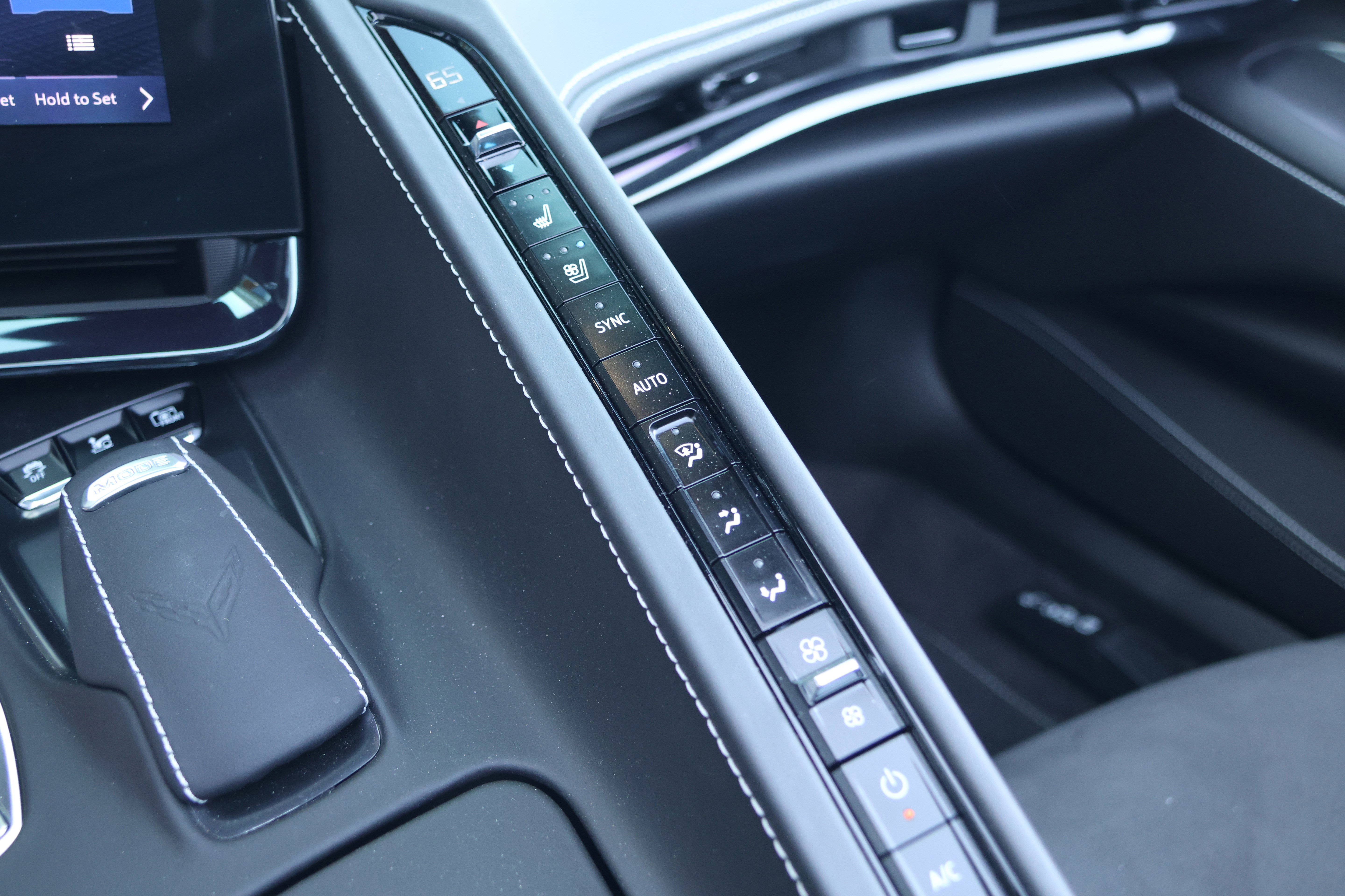 Used 2025 Chevrolet Corvette Stingray Premium Conv w/ Z51 Performance Package RWD image 29