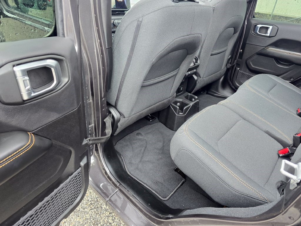 Used 2026 Jeep Wrangler Unlimited Sahara AWD/4WD image 28