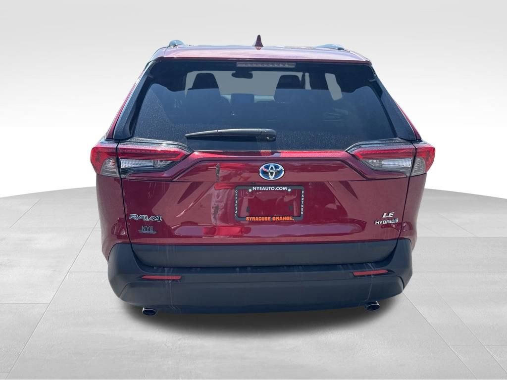 Used 2023 Toyota RAV4 LE AWD/4WD image 4