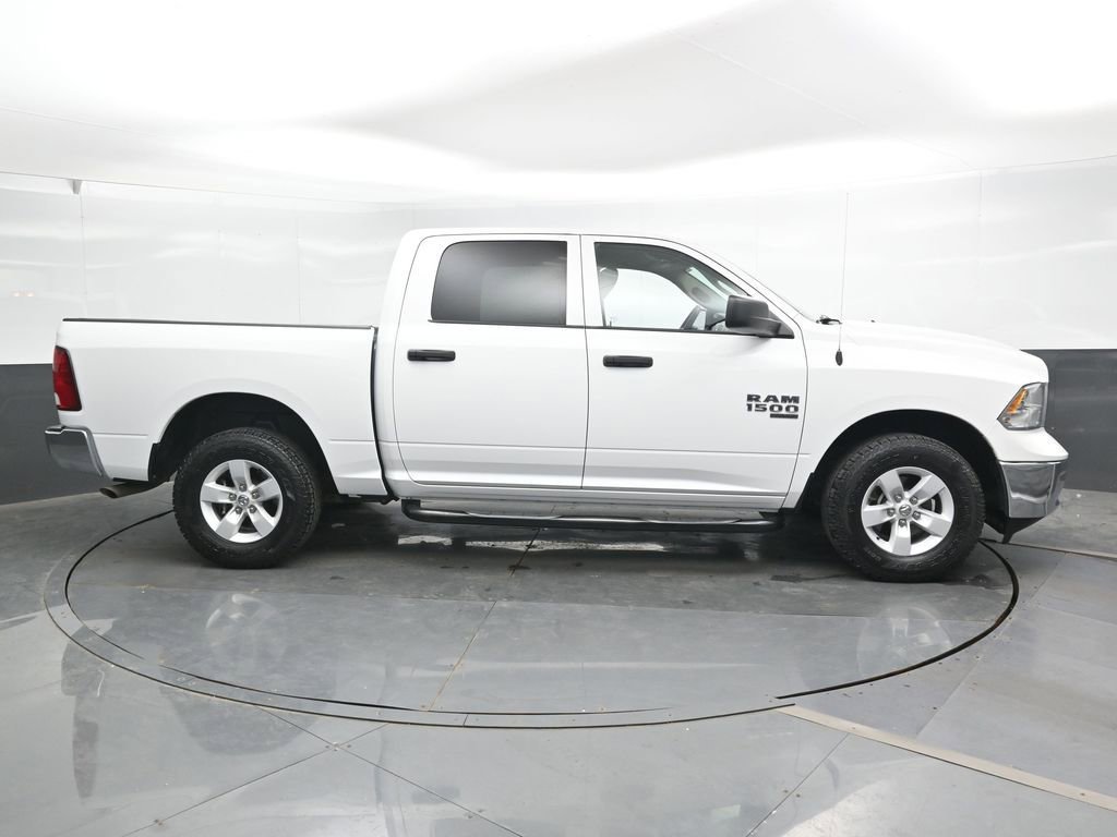 Used 2022 RAM 1500 Classic SLT AWD/4WD image 3