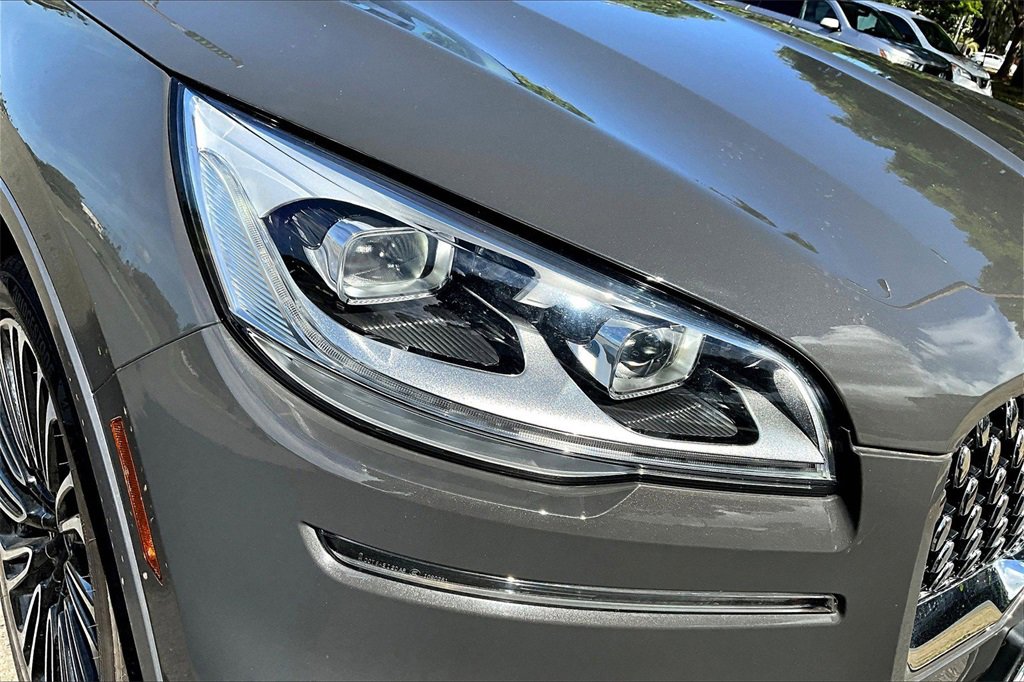 Used 2022 Lincoln Aviator Black Label w/ Dynamic Handling Package image 32