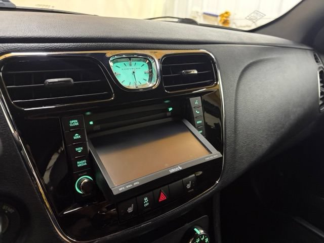Used 2013 Chrysler 200 Limited FWD image 38