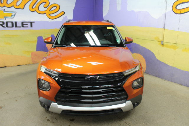 Used 2022 Chevrolet TrailBlazer LT w/ LPO, Blackout Package AWD/4WD image 3