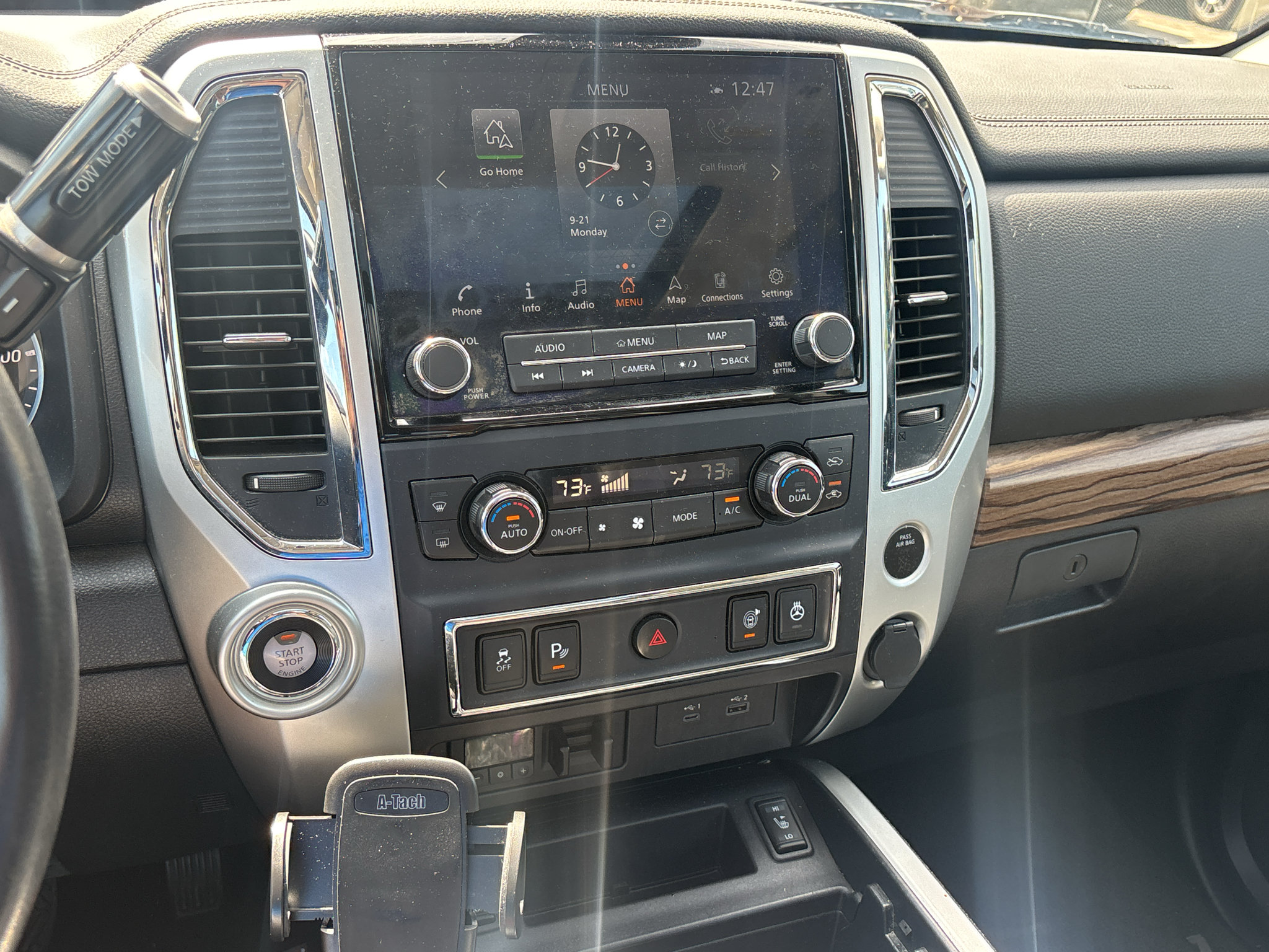 Used 2021 Nissan Titan SL w/ Moonroof Package RWD image 14