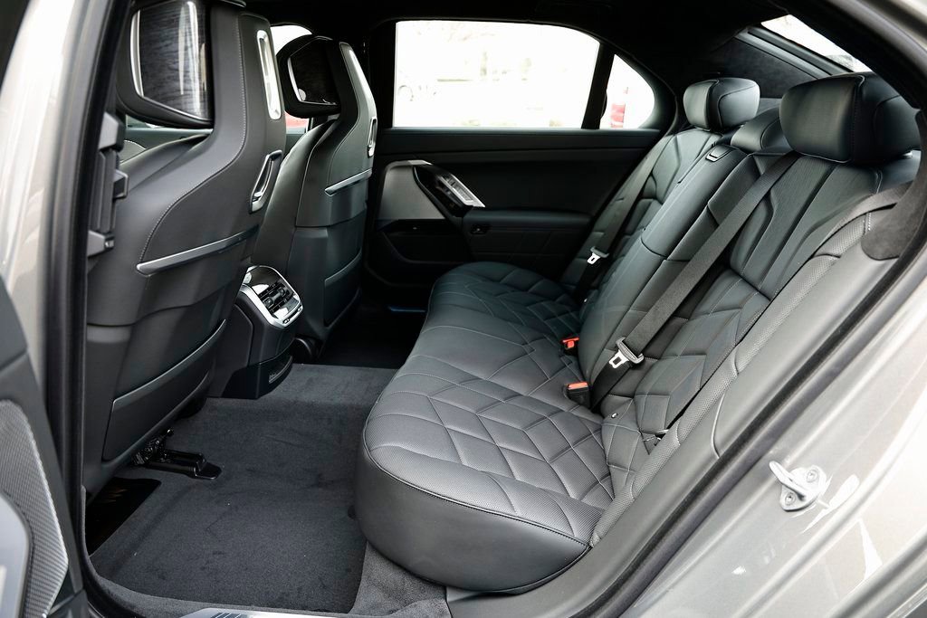 New 2026 BMW 740i w/ Premium Package image 25