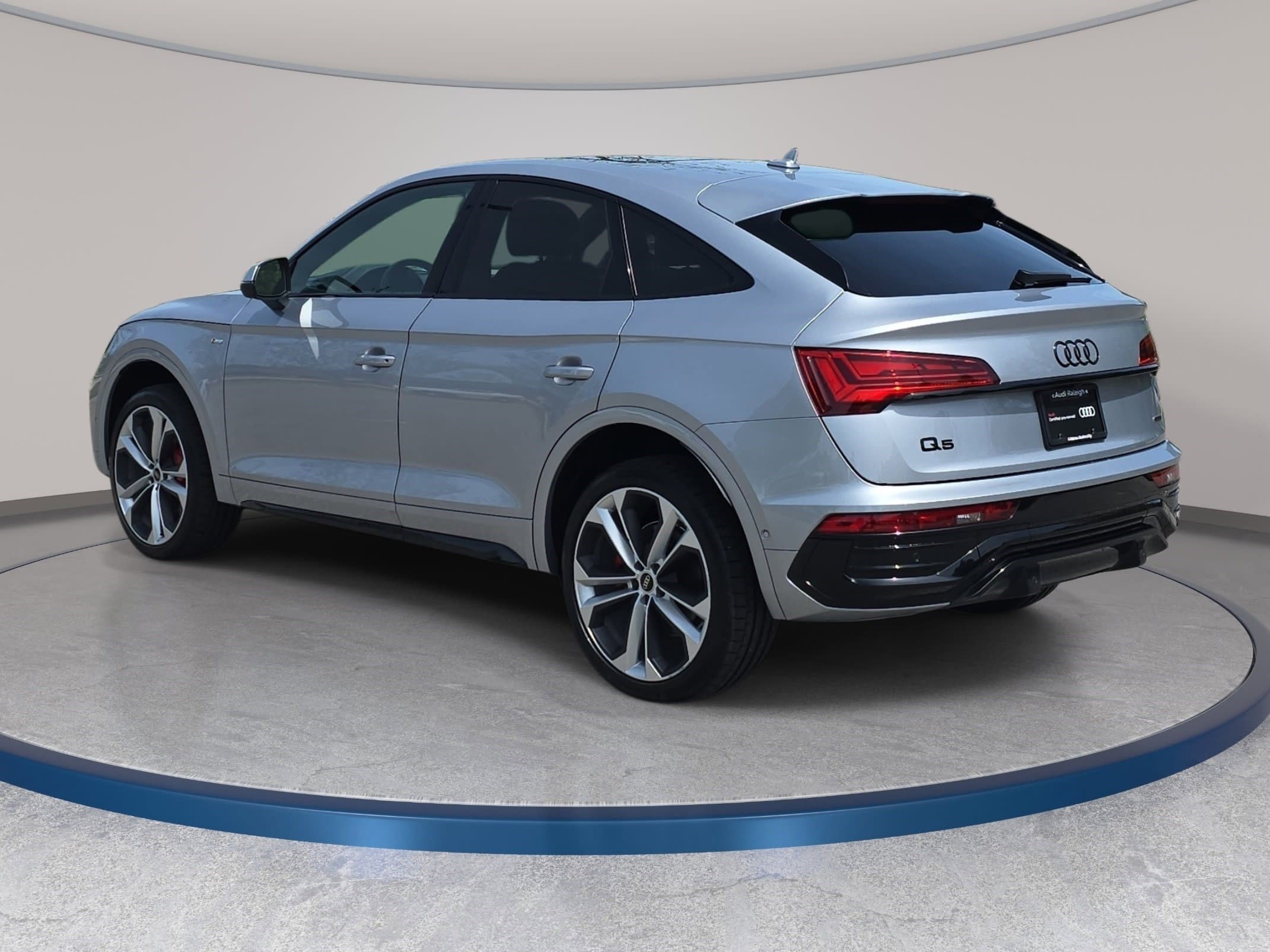 Used 2025 Audi Q5 Prestige w/ Prestige Package image 7