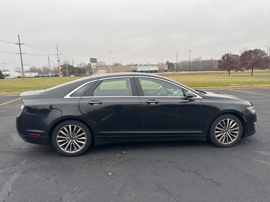 Used 2017 Lincoln MKZ Premiere image 3