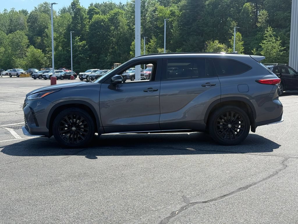 Used 2023 Toyota Highlander XSE AWD/4WD image 2