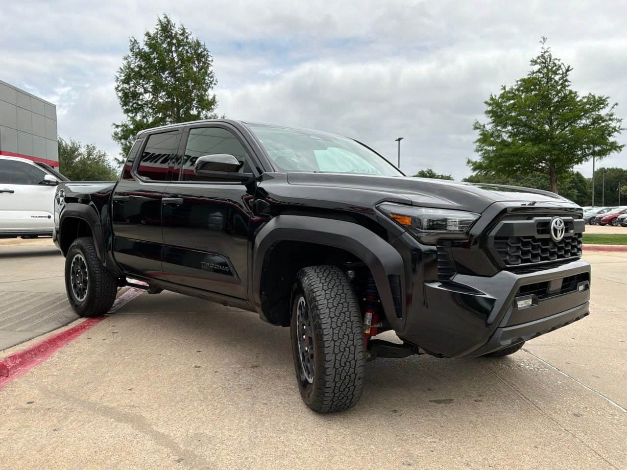 Used 2025 Toyota Tacoma TRD Off-Road image 6