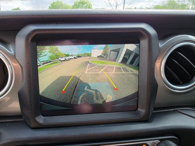 Used 2023 Jeep Wrangler Unlimited Sahara w/ Cold Weather Group AWD/4WD image 29