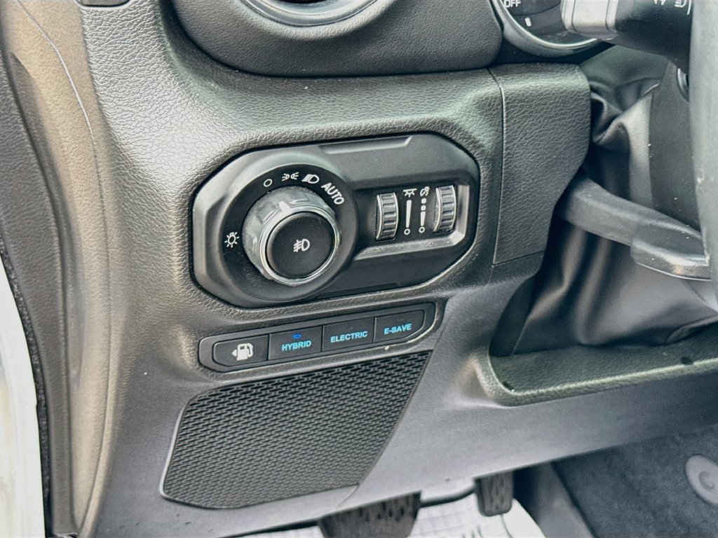 Certified 2022 Jeep Wrangler Unlimited Sahara w/ Cold Weather Group AWD/4WD image 11
