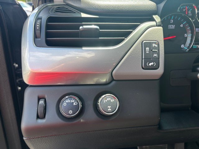 Used 2018 Chevrolet Suburban LT AWD/4WD image 16