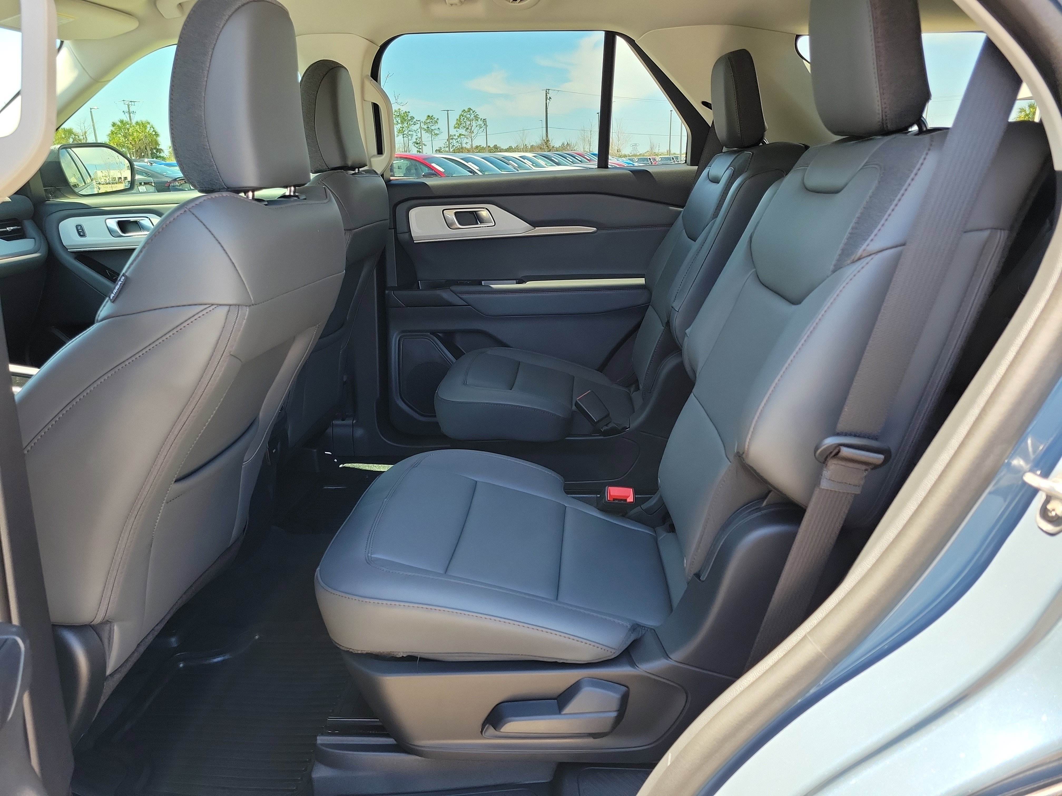 Used 2026 Ford Explorer Active w/ Active Comfort Package image 13