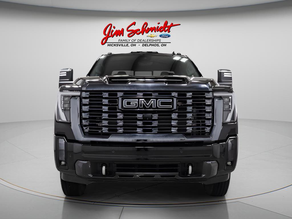 Used 2024 GMC Sierra 3500 Denali Ultimate AWD/4WD image 2