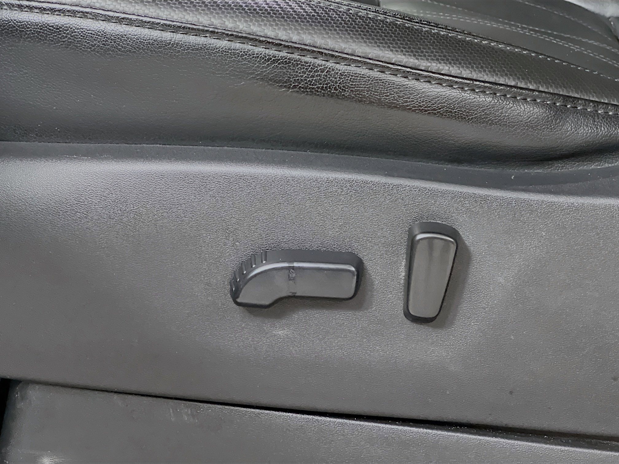 Used 2022 Nissan Frontier PRO-4X w/ Pro-4X Premium Package image 16