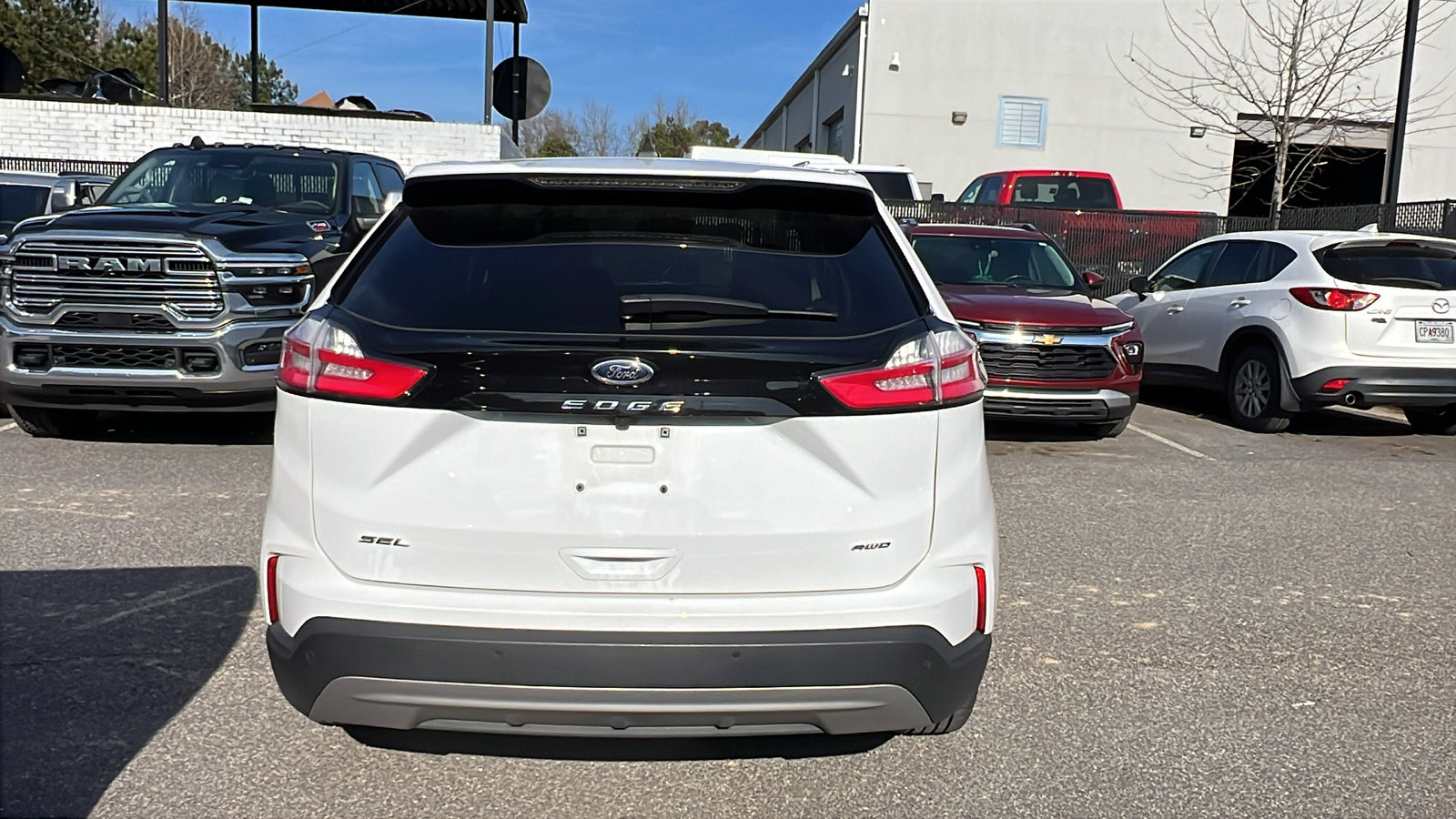 Used 2024 Ford Edge SEL image 9