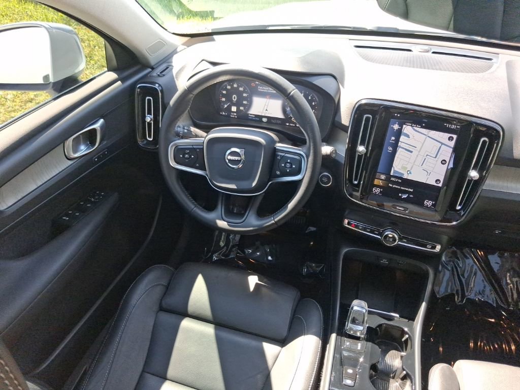 Used 2020 Volvo XC40 T5 Inscription image 10