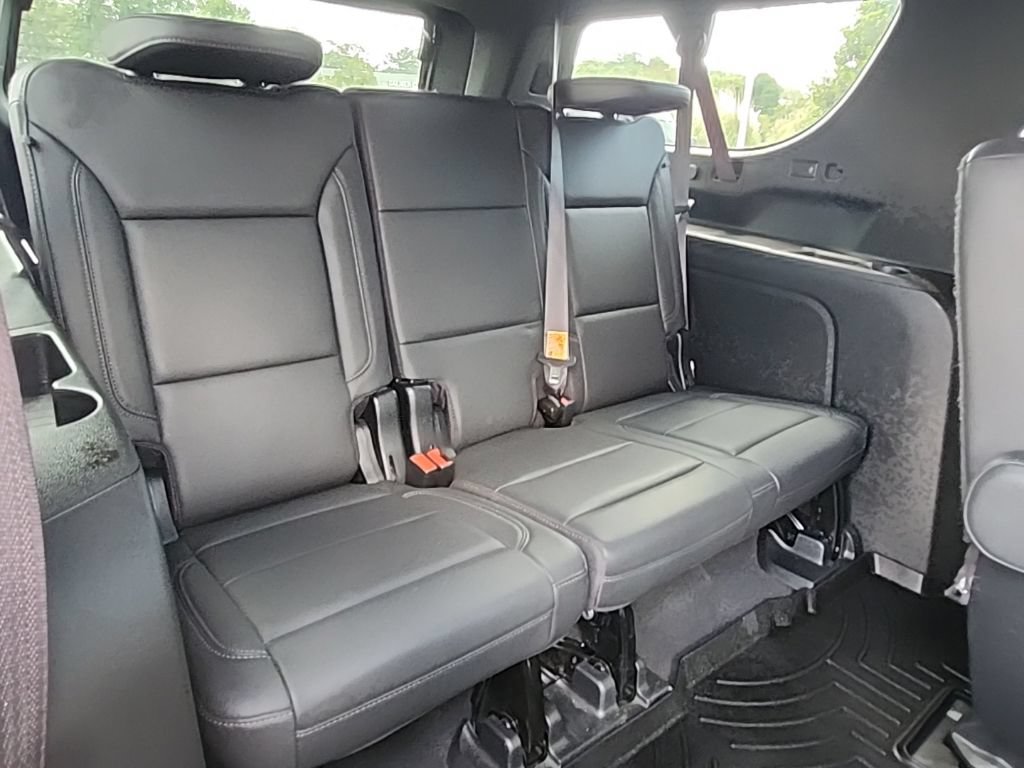 Used 2022 Chevrolet Suburban LT w/ LT Signature Plus Package AWD/4WD image 44