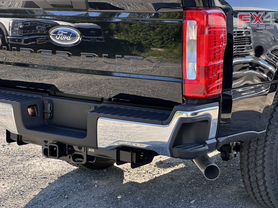 New 2025 Ford F250 XLT w/ FX4 Off-Road Package image 10