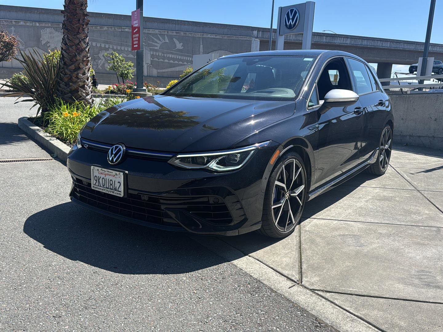 Used 2024 Volkswagen Golf R AWD/4WD image 1
