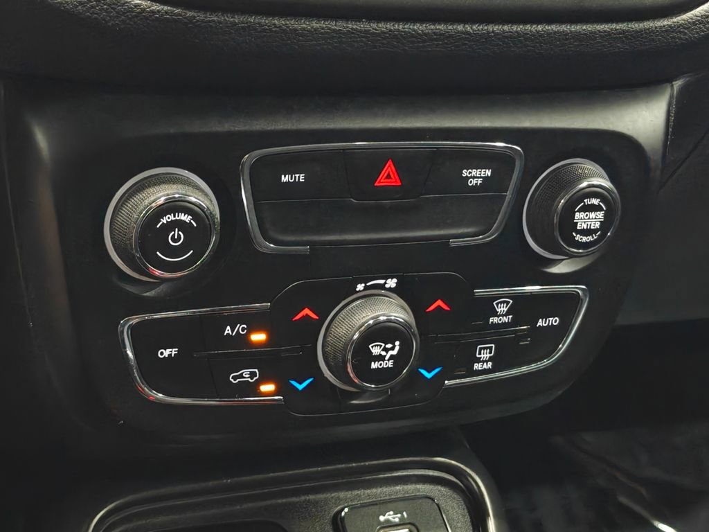 Used 2020 Jeep Compass Trailhawk AWD/4WD image 11