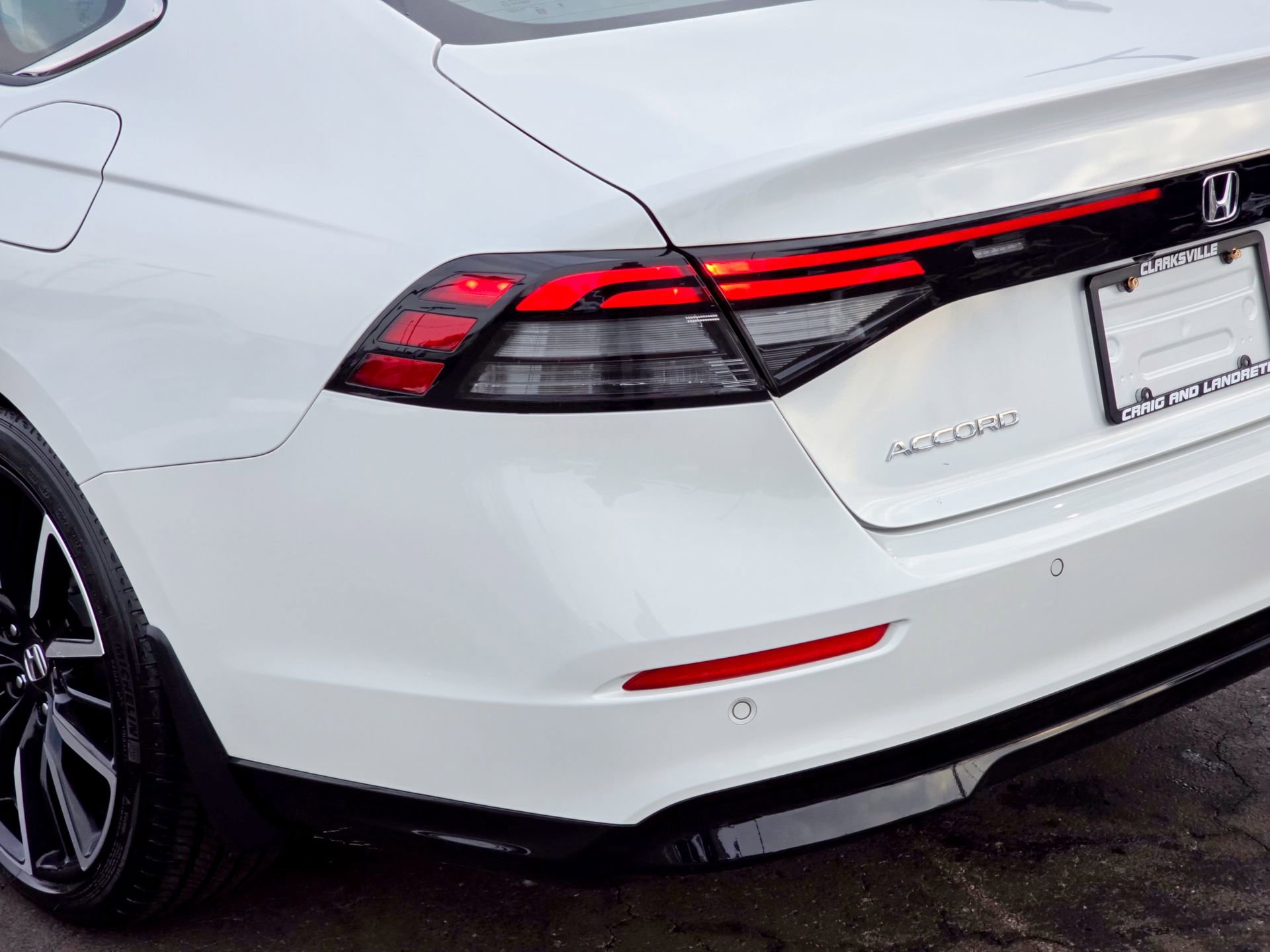 Used 2023 Honda Accord Touring image 14