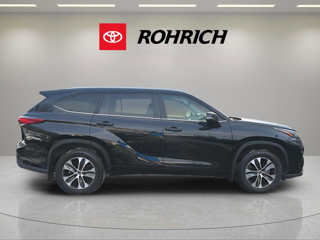 Used 2023 Toyota Highlander XLE image 5