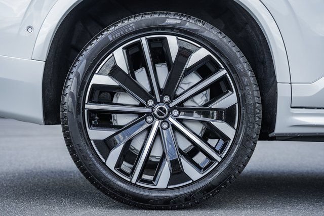 Used 2026 Volvo XC90 B6 Ultra w/ Protection Package AWD/4WD image 17