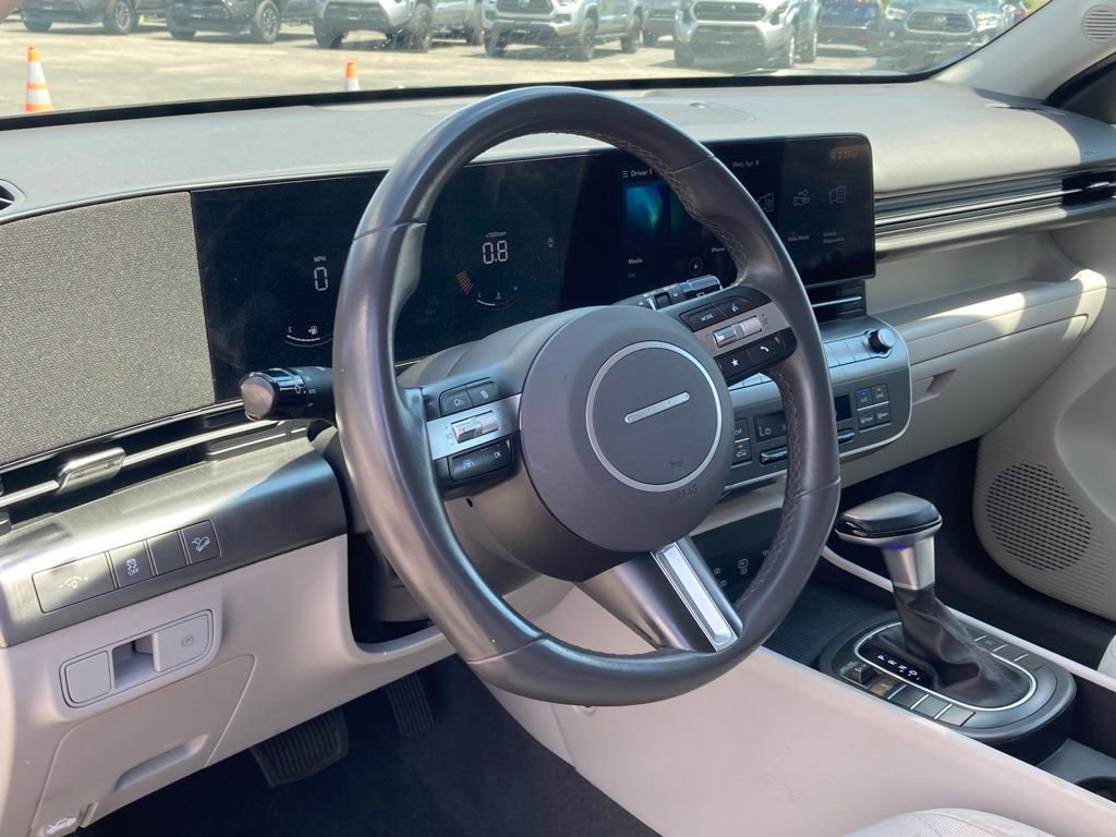 Used 2025 Hyundai Kona SEL image 9