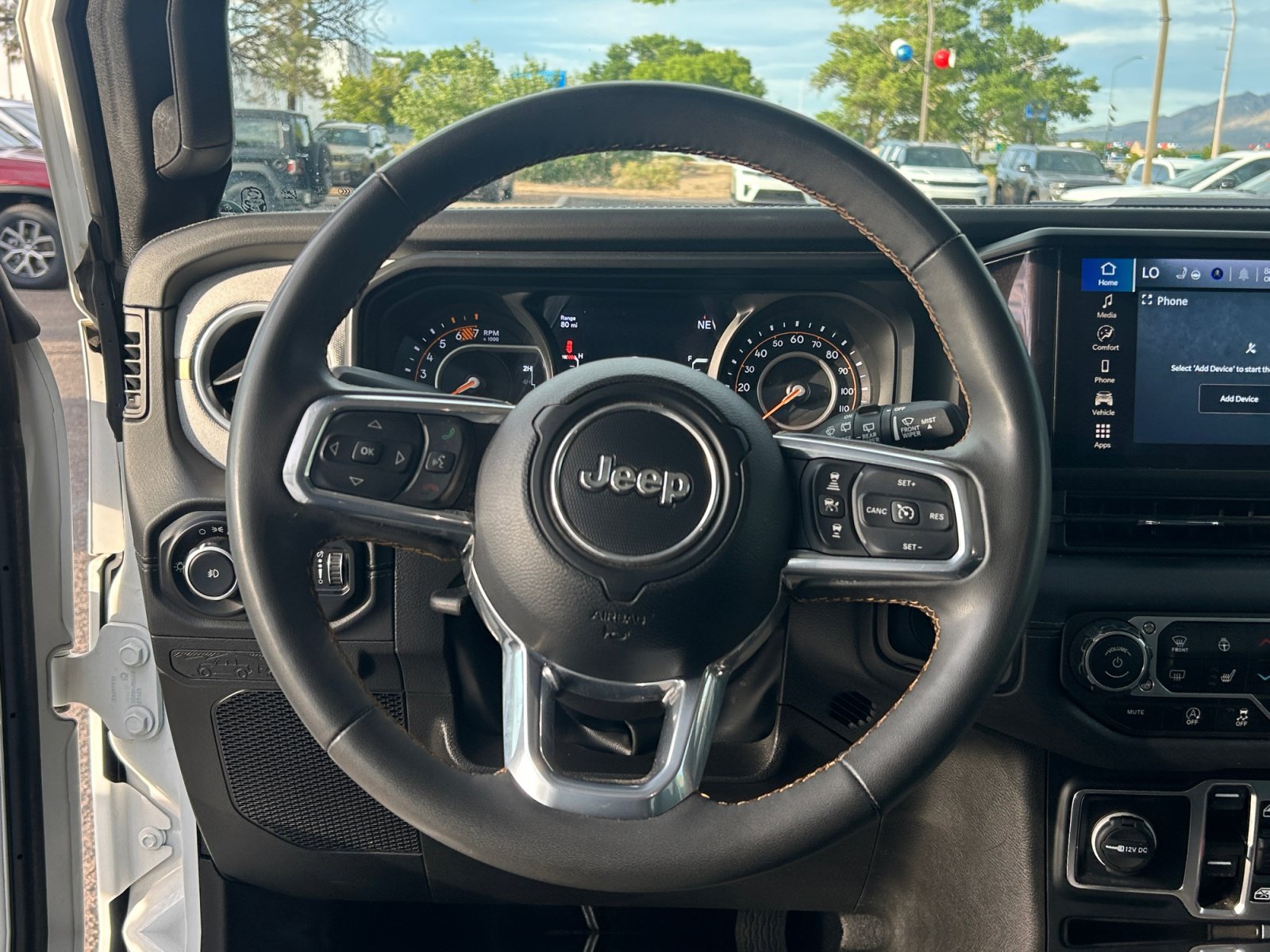 Used 2024 Jeep Wrangler Unlimited Sahara AWD/4WD image 9