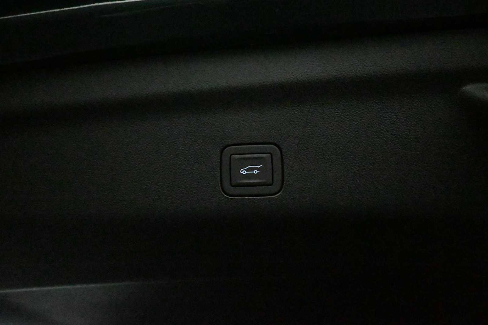 New 2026 GMC Yukon XL AT4 Ultimate w/ LPO, Floor Liner Package AWD/4WD image 29