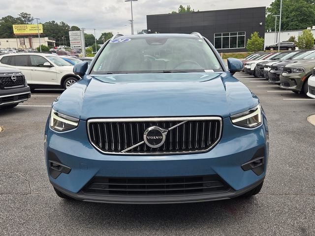 Used 2024 Volvo XC40 B5 Plus w/ Climate Package AWD/4WD image 2