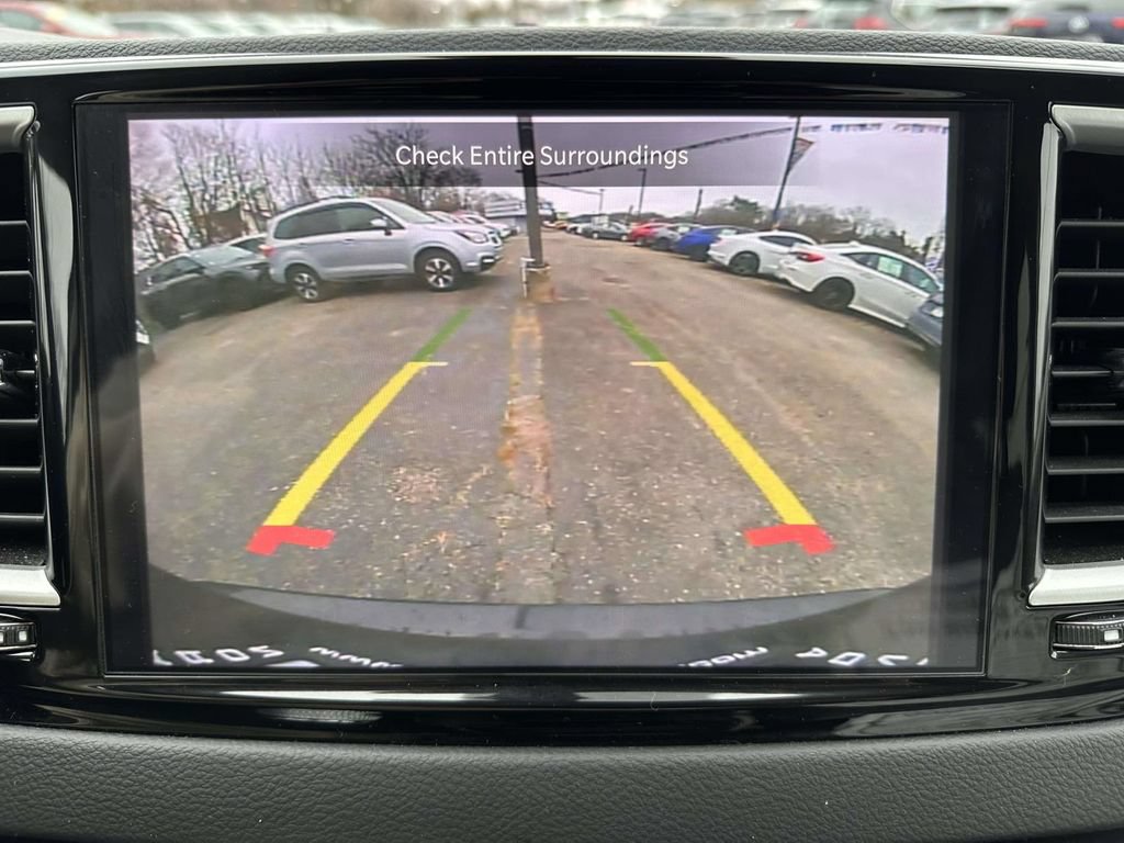 Used 2023 Chrysler Pacifica Touring-L FWD image 23