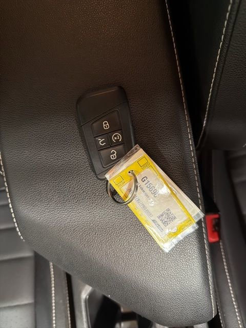 Used 2023 Volkswagen Jetta SE w/ Panoramic Sunroof Package image 40